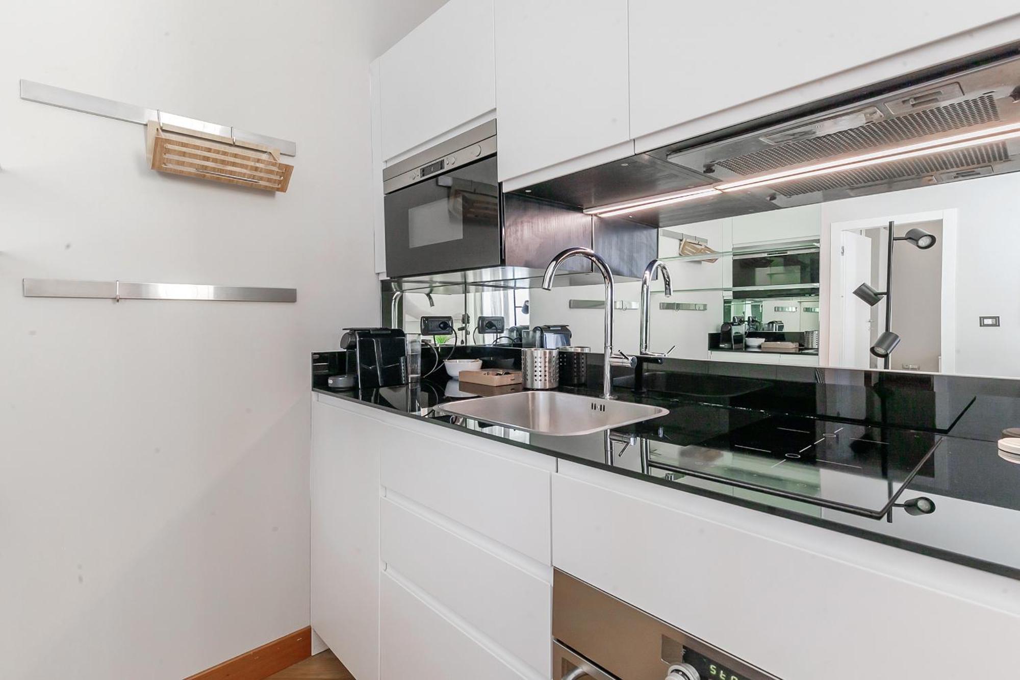 Appartamento San Babila Executive - Discover The Historic Centre Of *